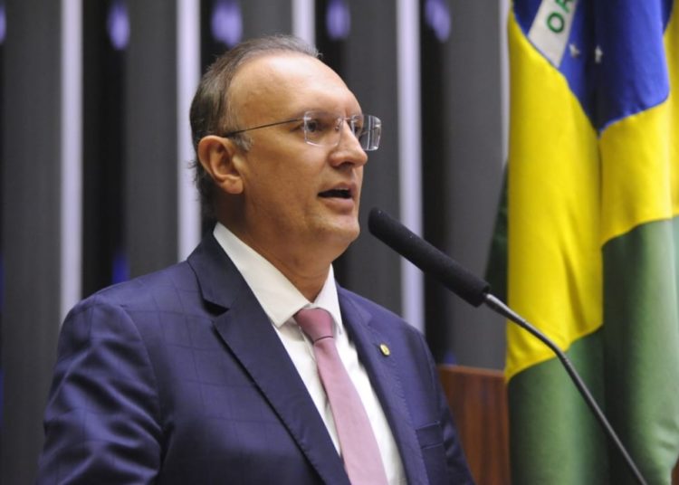 Fábio Henrique remaneja R$ 11,5 milhões de emendas para o combate ao Coronavírus