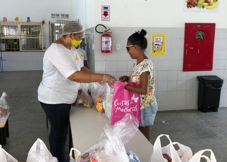 Prefeitura finaliza entrega de kits de alimentação para os 32 mil alunos da rede municipal