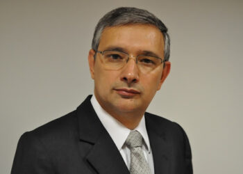 “É hora de deixar a política de lado e priorizar o enfrentamento à pandemia”, afirmou Eduardo Amorim