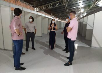 Prefeitura e MPE visitam e inspecionam instalações da estrutura do hospital de campanha