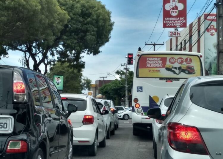 Infrações por avanço de sinal vermelho crescem durante isolamento social em Aracaju