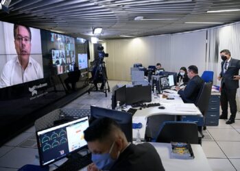 Combate às fake news ou Gestapo digital? Os riscos embutidos no PL 2630/2020