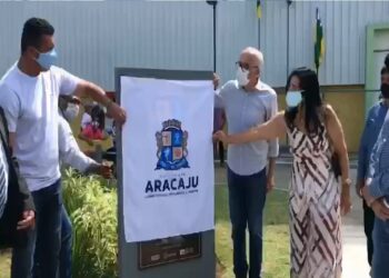 Prefeito Edvaldo Nogueira entregou hoje, às 10h, no conjunto Bugio, zona Norte da cidade, a ESTAÇÃO CIDADANIA/ESPORTE, Radialista Carlos Magno, “O BOLAÇO DE OURO”