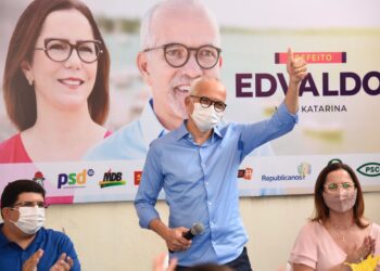 Pela vida, pela cidade: com apoio de nove partidos, Edvaldo oficializa candidatura à reeleição com Katarina Feitoza vice