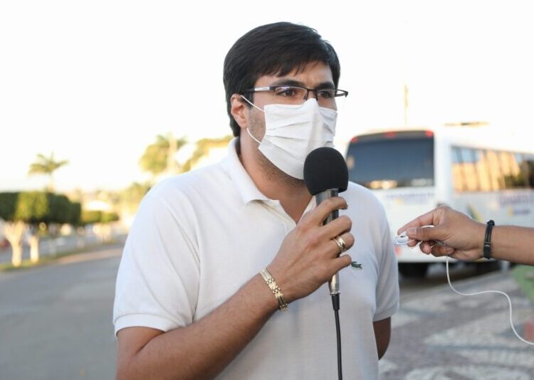 Talysson cobra da Deso providencias para regularizar o abastecimento de água em Itabaiana