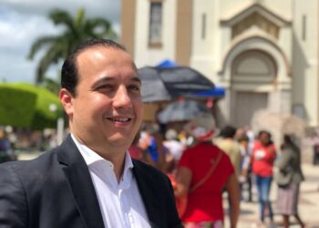 Valadares Filho quer retornar urgente ao seu grupo de origem política