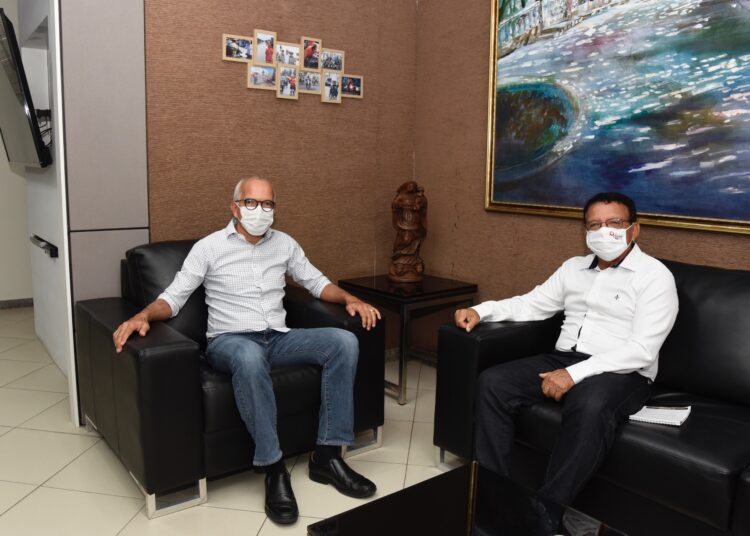 Edvaldo recebe o prefeito da Barra dos Coqueiros e discute licitação do transporte público