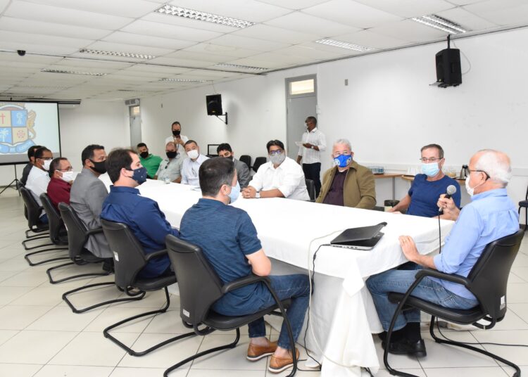 Edvaldo apresenta Planejamento Estratégico e Plano de Vacinação a vereadores