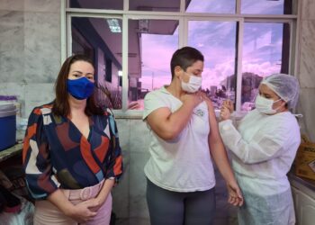 Prefeitura de Aracaju inicia vacinação na maternidade Nossa Senhora de Lourdes, HPM e Nestor Piva