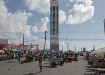 Prefeitua inicia organização do entorno dos mercados centrais e vai cadastrar ambulantes
