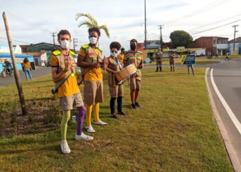 SMTT realiza ação educativa para condutores e pedestres na Euclides Figueiredo