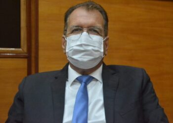 Adailton Martins discorda de aulas presenciais antes da vacinação