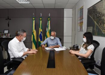 Prefeito assina decreto que estabelece processo eleitoral para Conselho Municipal de Previdência