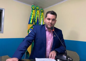 ”É preciso dar transparência a lista de vacinados em São Cristóvão”, diz Neto Batalha