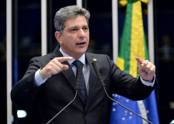 Rogério Carvalho: Acabar com recursos Constitucionais para educação e para a saúde é retrocesso histórico