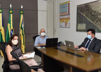 Edvaldo assina protocolo para adesão de Aracaju ao consórcio da compra de vacinas contra a covid-19