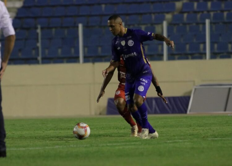 Dragão vence clássico