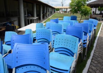 Yazaki faz doação de móveis para Smas