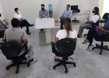 Emsurb apresenta relatório sobre padronização de estruturas móveis em faixa de areia