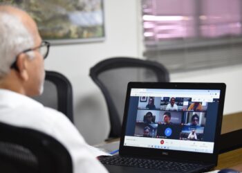 FNP reforça pedido para inclusão de profissionais da educação nas prioridades da vacinação