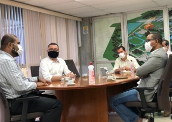 Vereador Professor Bittencourt se reúne com reitor da UFS