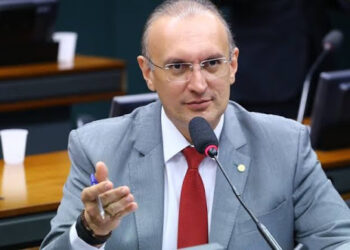 Fábio Henrique: PEC acaba com estabilidade dos servidores públicos