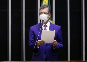 “Caminho é a reforma tributária”, afirma Laércio no Correio Braziliense