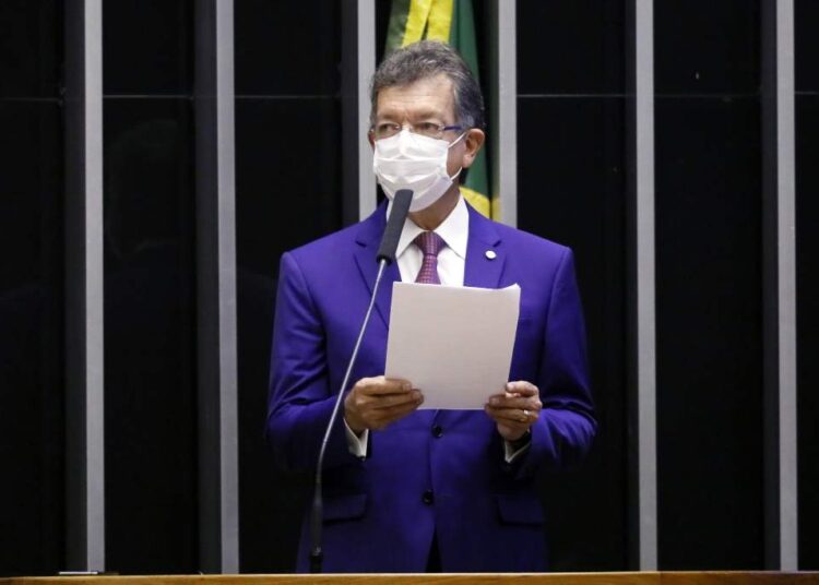 “Caminho é a reforma tributária”, afirma Laércio no Correio Braziliense