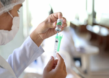 Prefeitura começa a vacinar população em geral contra influenza