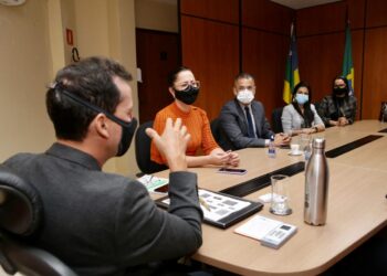 Na Secretaria da Justiça, vice-prefeita discute projeto para acolhimento a ex-detentas