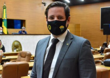 Rodrigo Valadares comemora retorno às sessões presencias na Alese e faz balanço de 1° semestre