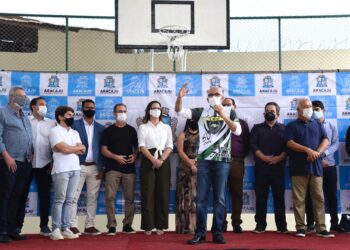 Prefeito Edvaldo reinaugura escola Anísio Teixeira, referência no ensino de Aracaju