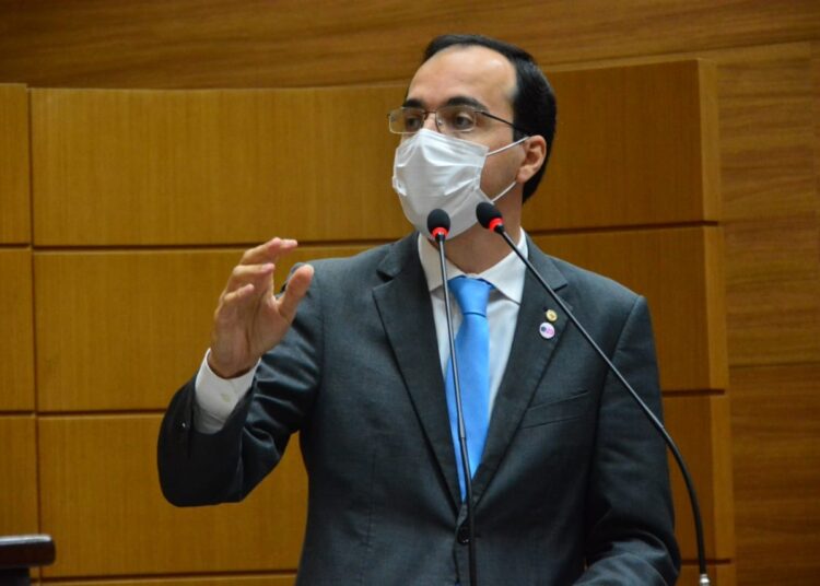 GEORGEO COMEMORA SUSPENSÃO DAS DEMISSÕES DOS SERVIDORES DO HOSPITAL DE URGÊNCIA