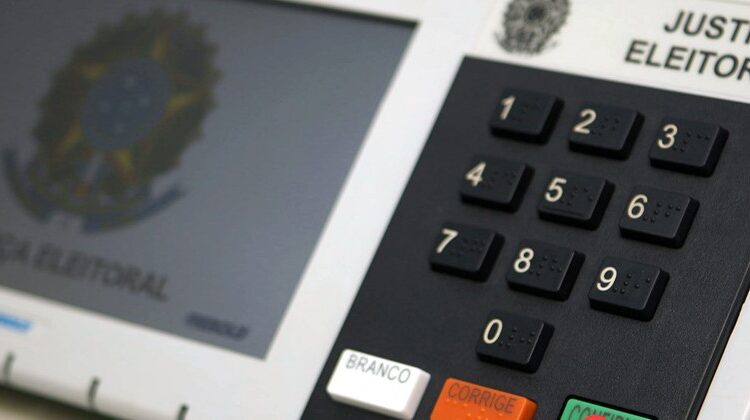 “No fundo, eles não querem que a democracia seja forte em nosso país”, afirma João Daniel