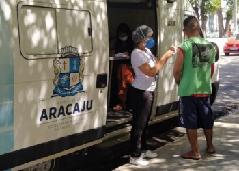 Vacinação da população em situação de rua é acompanhada pela Organização Pan-Americana da Saúde