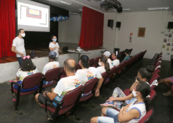 Prefeitura realiza sessão de cinema para moradores do Santa Maria e 17 de Março