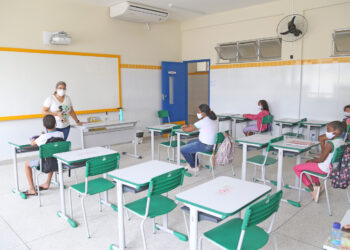 Retorno das aulas presenciais em Aracaju é marcado por acolhimento e novos hábitos