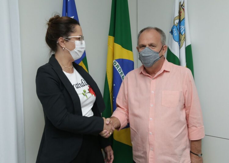 Em reunião com prefeita em exercício, governador anuncia novos investimentos para Aracaju
