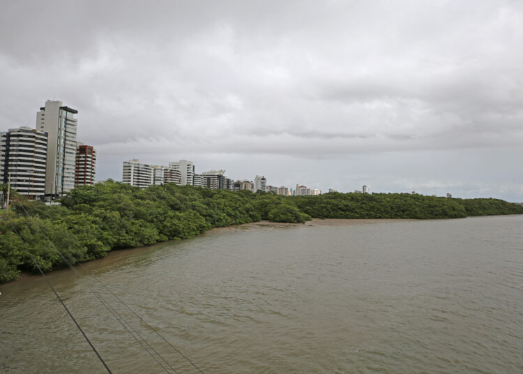 Defesa Civil de Aracaju emite alerta de chuva moderada para as próximas 24h