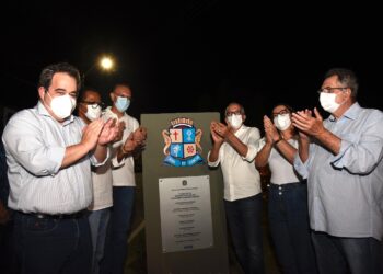Prefeito Edvaldo entrega infraestrutura do loteamento Jardim Indara
