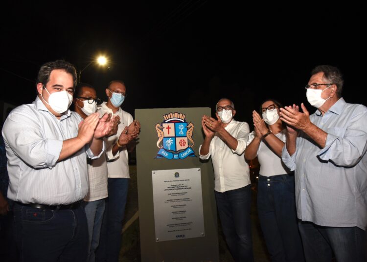 Prefeito Edvaldo entrega infraestrutura do loteamento Jardim Indara