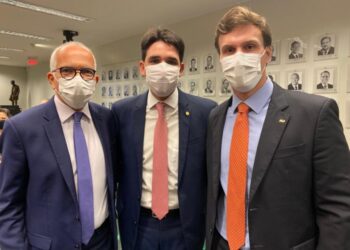 Prefeito acompanha aprovação da PEC 13 na CCJ: é uma grande conquista para os gestores do Brasil