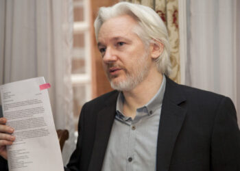 “Manutenção da prisão de Julian Assange é a prisão de todos que lutam por uma imprensa livre e democrática”, afirma João Daniel