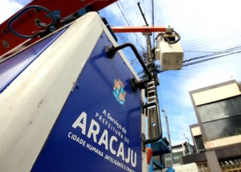Modernização da iluminação pública já chegou a 75% dos bairros de Aracaju
