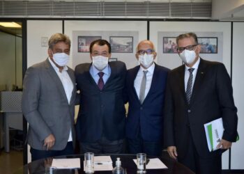 Prefeito Edvaldo dialoga com líderes do Senado por projeto de socorro ao transporte público