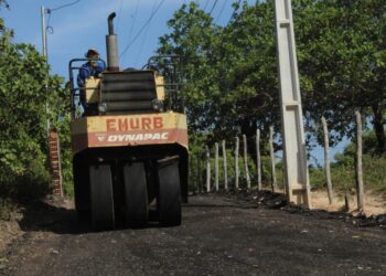 Revestimento primário da rua Curva do Rio, no Robalo, agrada moradores da localidade