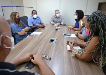 Comissão de Negociações se reúne com sindicatos da área social