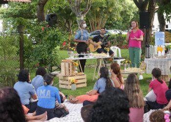 Mês da Mulher: vice-prefeita participa de roda de conversa na Guarda Municipal