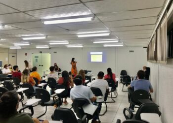 Prefeitura atualiza profissionais da Saúde sobre linhas de cuidado específicas