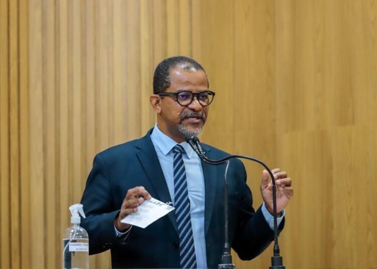 Professor Bittencourt parabeniza Universidade Tiradentes pelos 60 anos de fundação